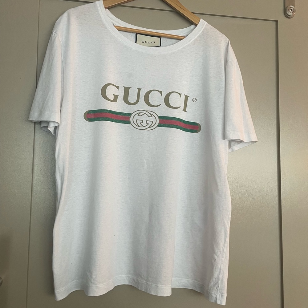 💯 Authentic Gucci logo T-shirt